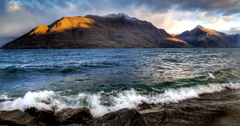 Lake Wakatipu. | Free Photo - rawpixel