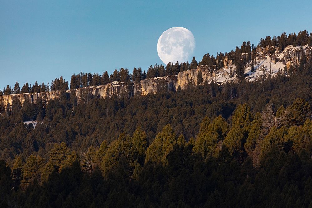 Moonset over Terrace Mountainby Jacob W. Frank. Original public domain image from Flickr