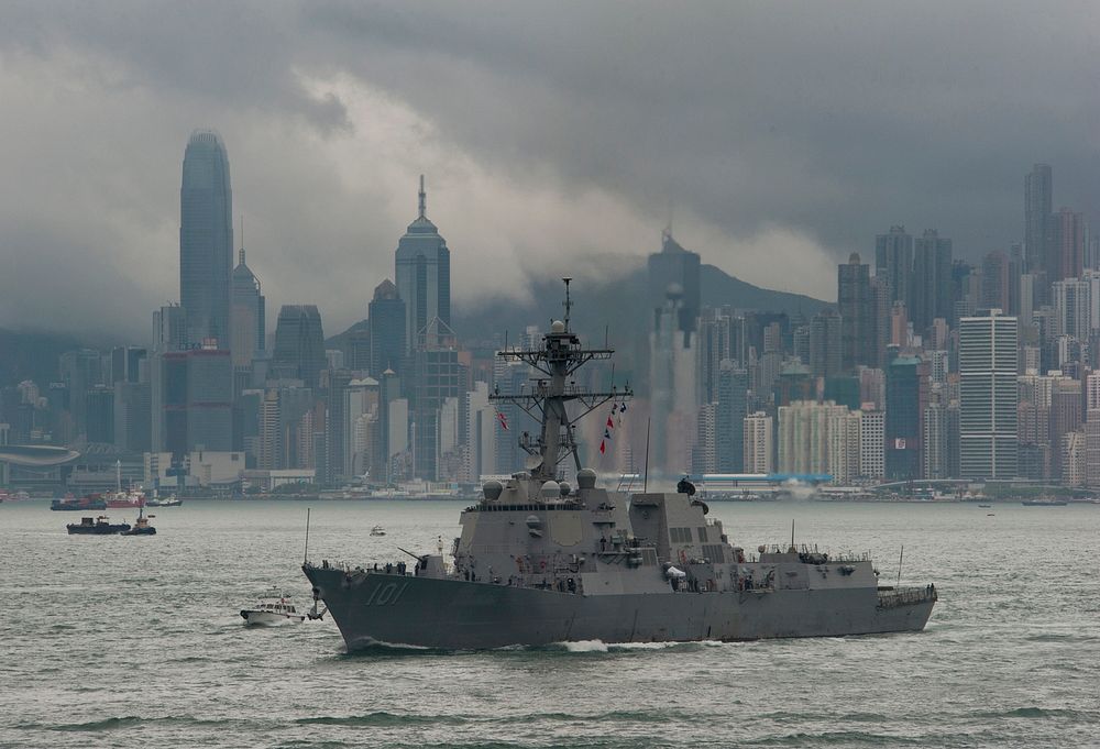 U.S. Navy guided-missile destroyer USS Gridley (DDG 101) arrives in Hong Kong May 22, 2011, alongside the aircraft carrier…