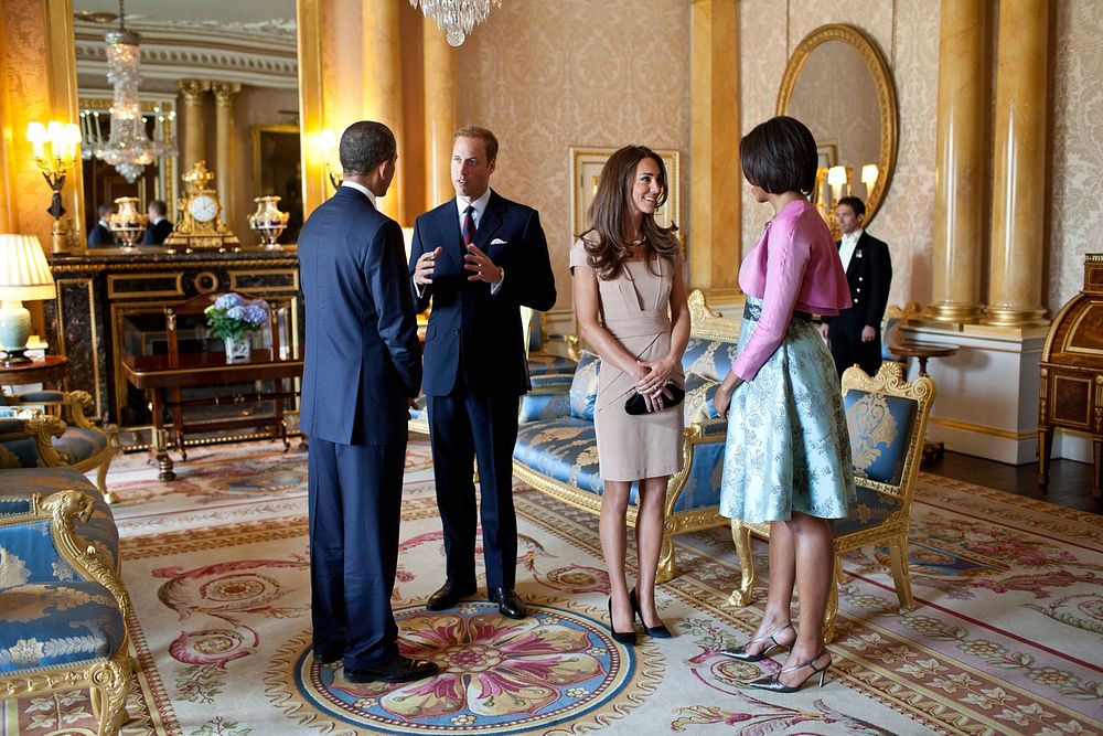 President Barack Obama and First Lady Michelle Obama talk with the Duke and Duchess of Cambridge in the 1844 Room at…