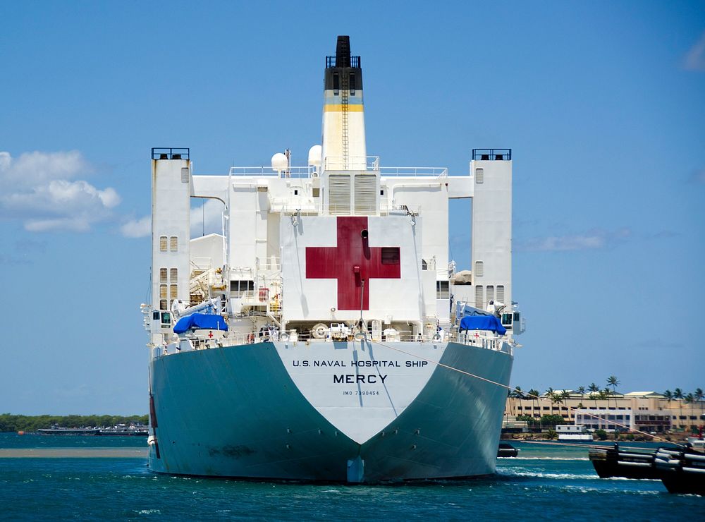 Hospital ship USNS Mercy (T-AH 19) arrives at Joint Base Pearl Harbor-Hickam in Hawaii May 9, 2012, during a deployment in…