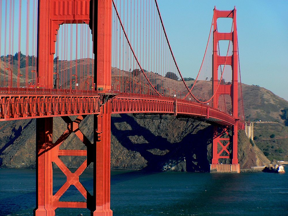 The Golden Gate Bridge is a technical masterpiece that can only be described in superlative terms. Original public domain…
