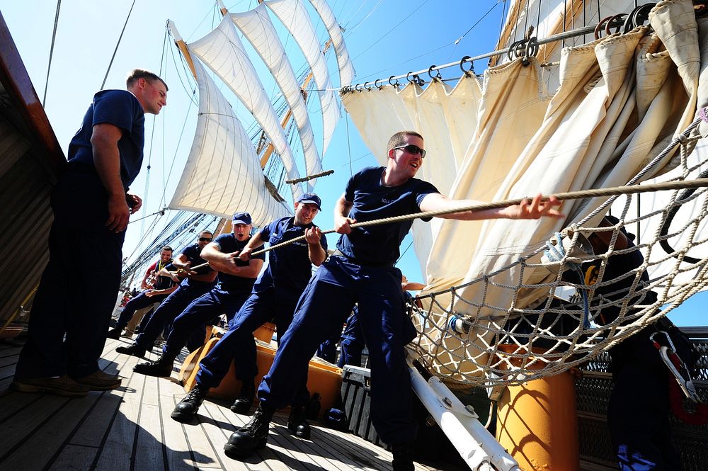 Officer Candidates Aboard Barque EagleATLANTIC OCEAN - Coast Guard Barque Eagle crewmember Seaman Steven Kain directs U.S.…