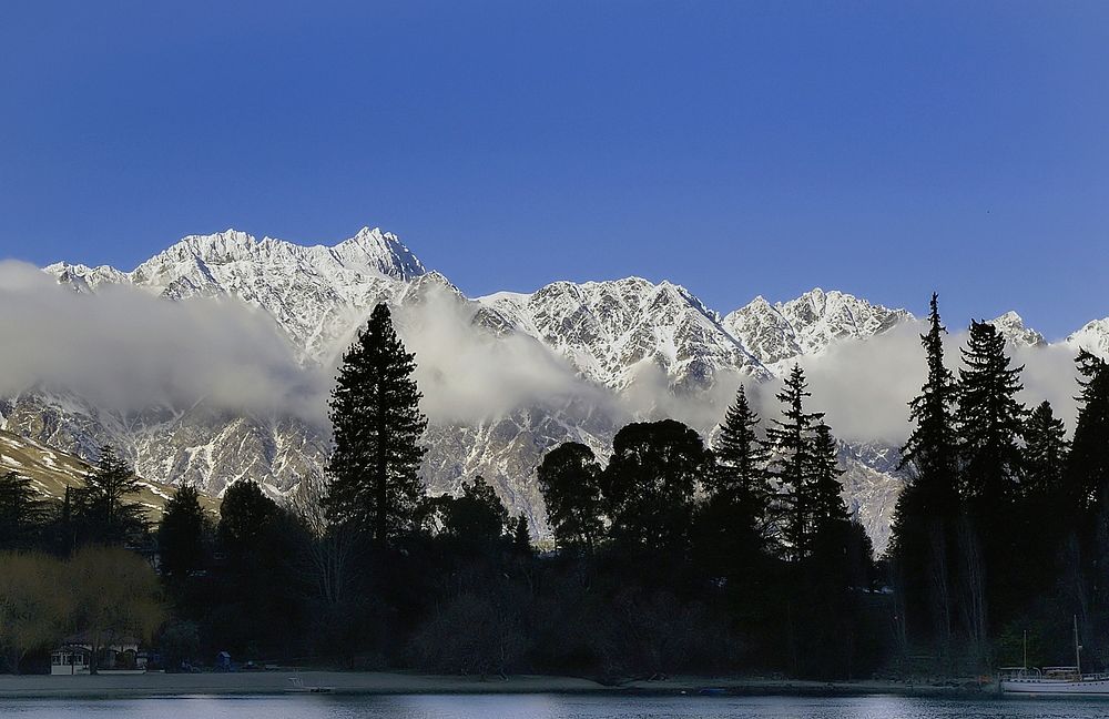 The Remarkables . NZThe Remarkables are a mountain range and skifield in Otago in the South Island of New Zealand