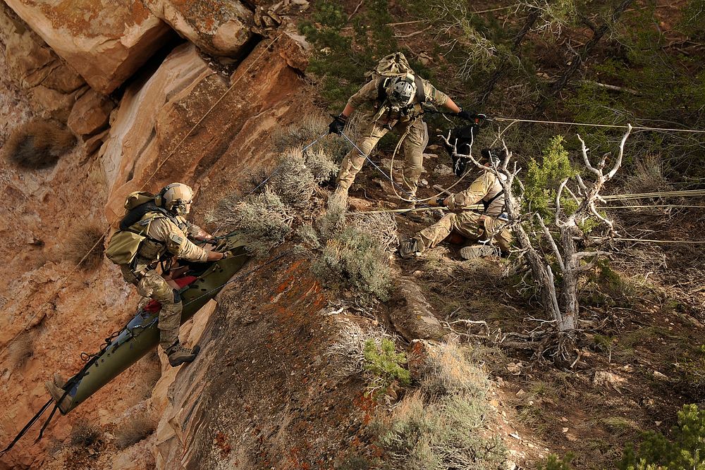 U.S. Air Force pararescuemen, rangers with the National Park Service in Arizona and local fire and rescue crews participate…