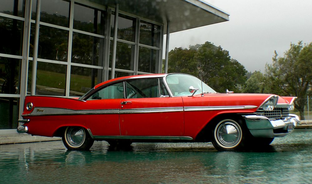 Plymouth Sports Fury 1959 361 cu in (5.9 litres).