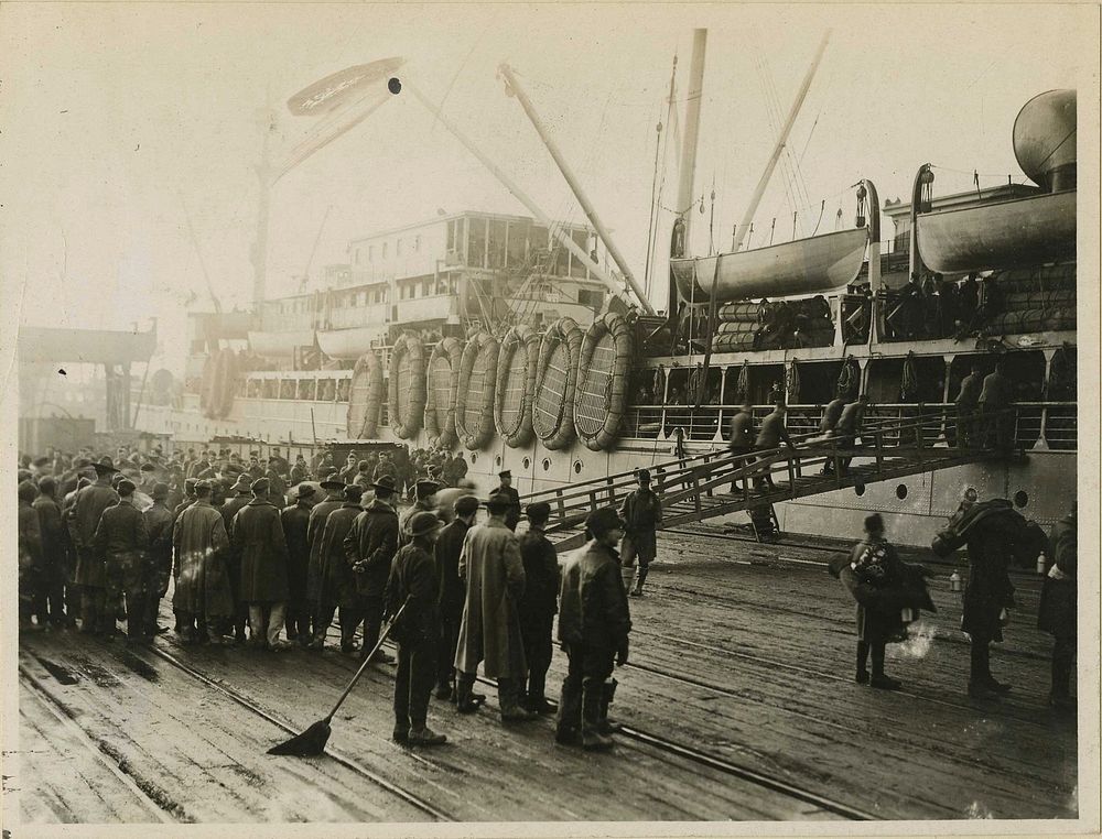 U.S.S. Maui . Bordeaux, France. Hospital ship loading wounded. [Transport of sick and wounded.] World War, 1914-1918.…