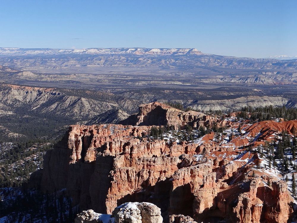 Rainbow Point&mdash;A view of Bryce Canyon National Park from Rainbow Point, in Utah. In the foreground are sandstone…