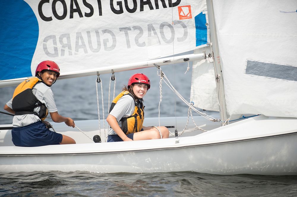 NEW LONDON, Conn. -- Swabs from the Class of 2019 practice sailing under the guidance of their 2nd Class Cadre at the U.S.…