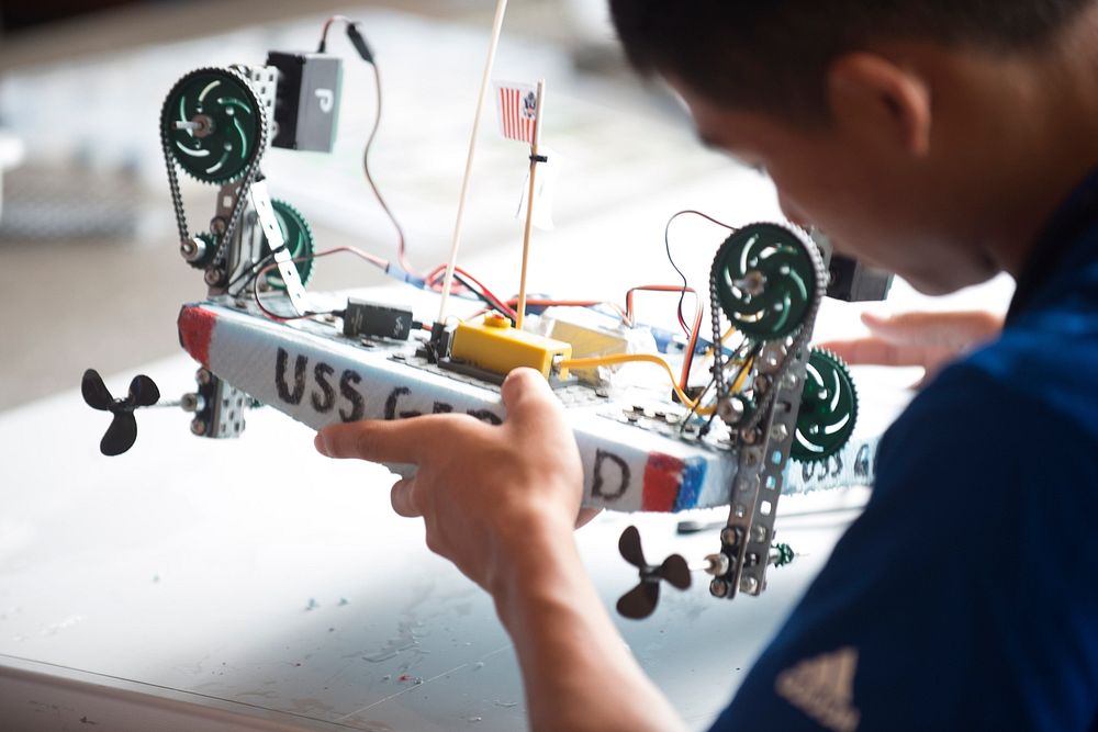 NEW LONDON, Conn. -- Academy Introduction Mission (AIM) Program participants test out their remote control vessel designs…