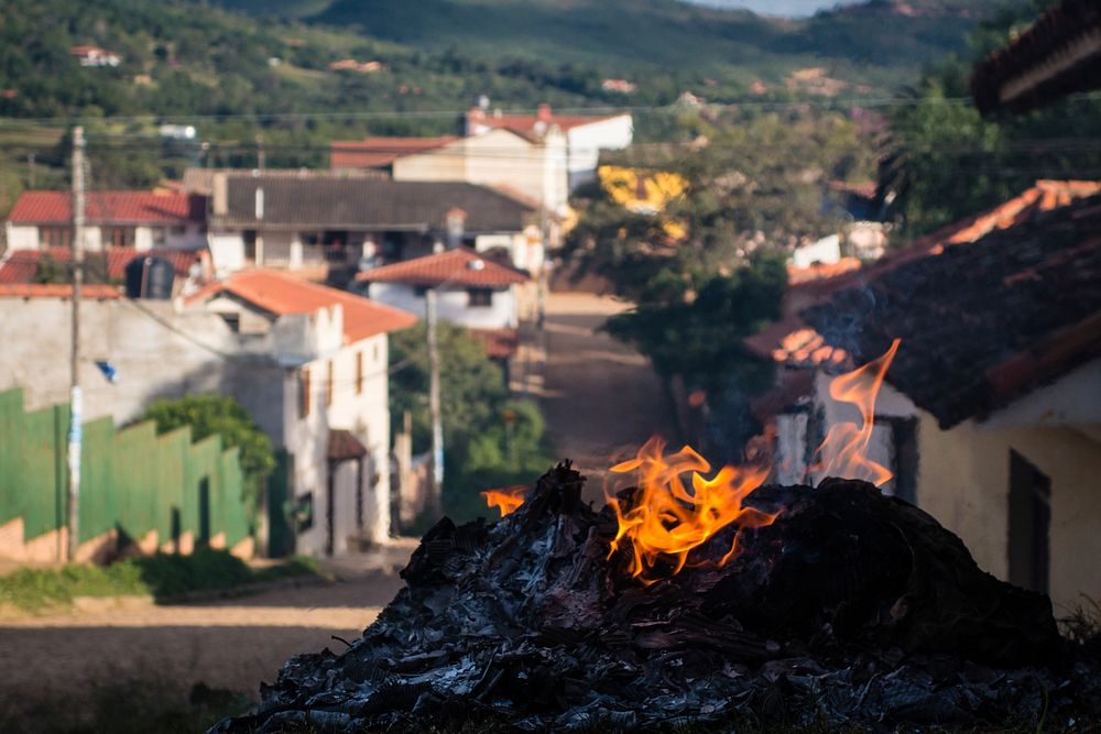Samaipata Trash Fire. Original public domain image from Flickr
