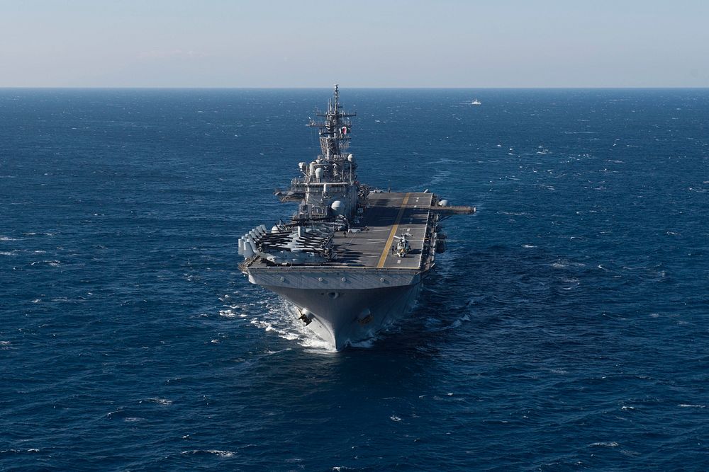 AEGEAN SEA (Oct. 26, 2015) The amphibious assault ship USS Kearsarge (LHD 3) is underway participating in Egemen 2015, Oct.…