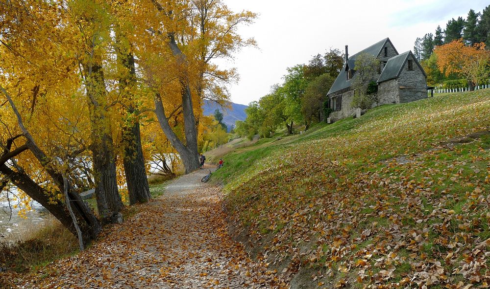 Lake Hayes Walkway.