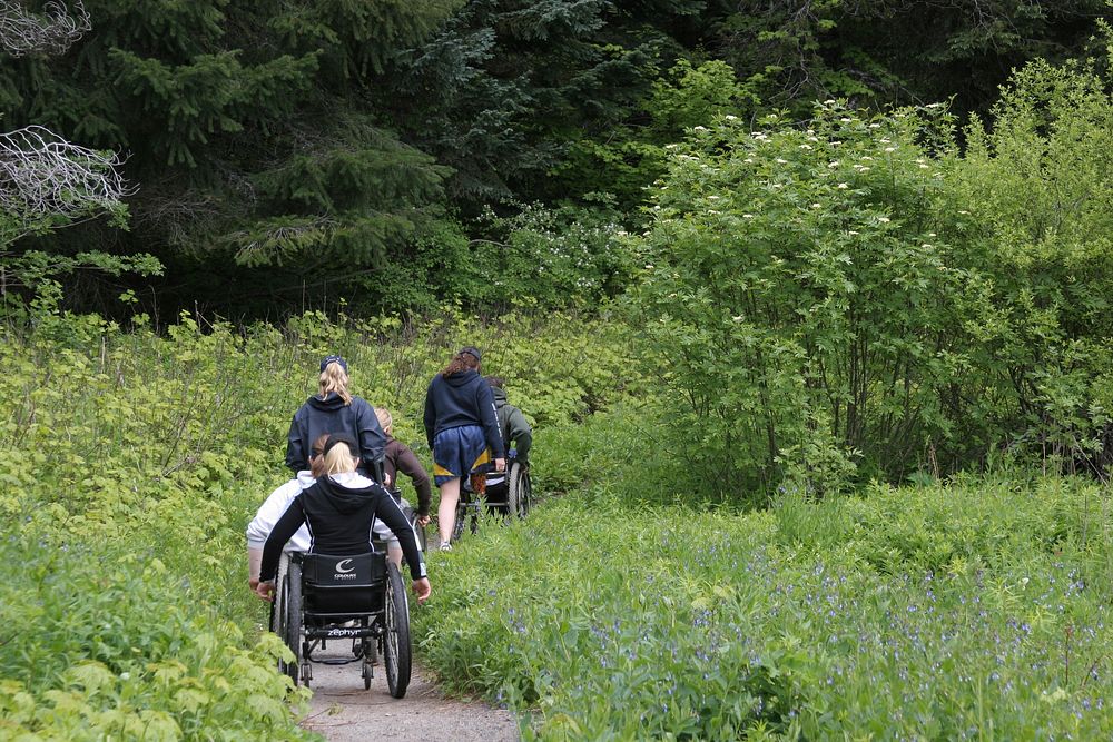 US Paralympic Ski Team at Trillium Lake-Mt Hood Members of the US Paralympic ski team take time off to tour Trillium Lake's…