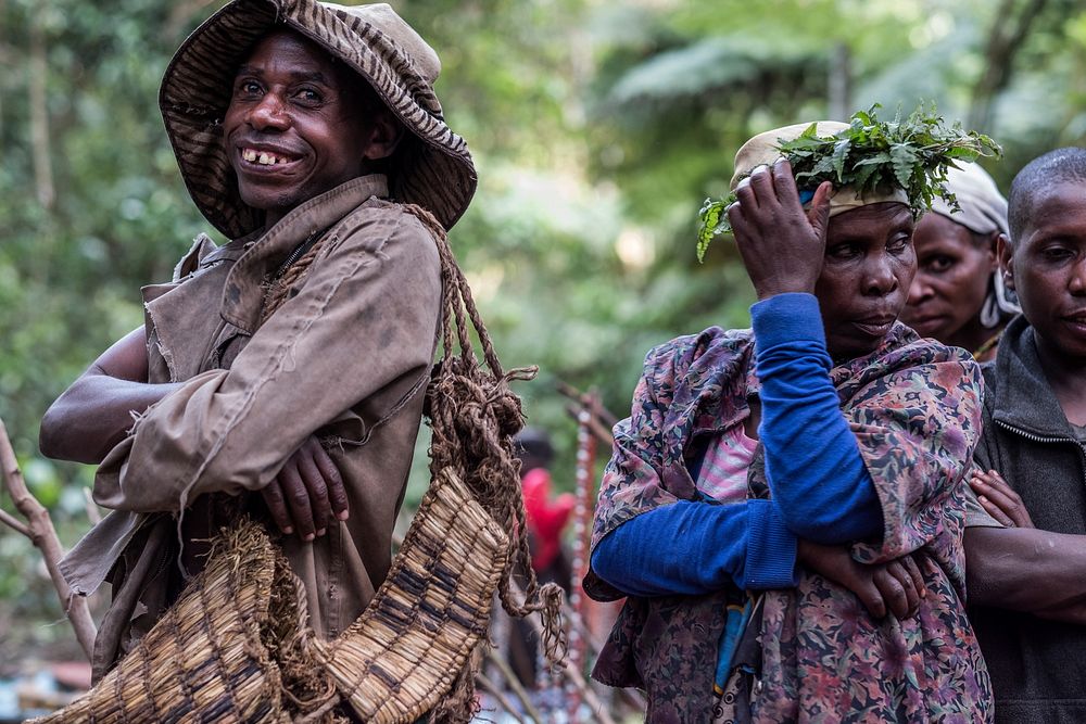 African people, Batwa Pygmies tribe, | Free Photo - rawpixel