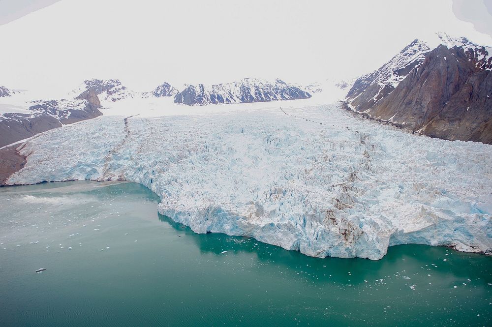 Secretary Kerry Flies to an Arctic Research Station to Tour the Blomstrand Glacier in Norway.
