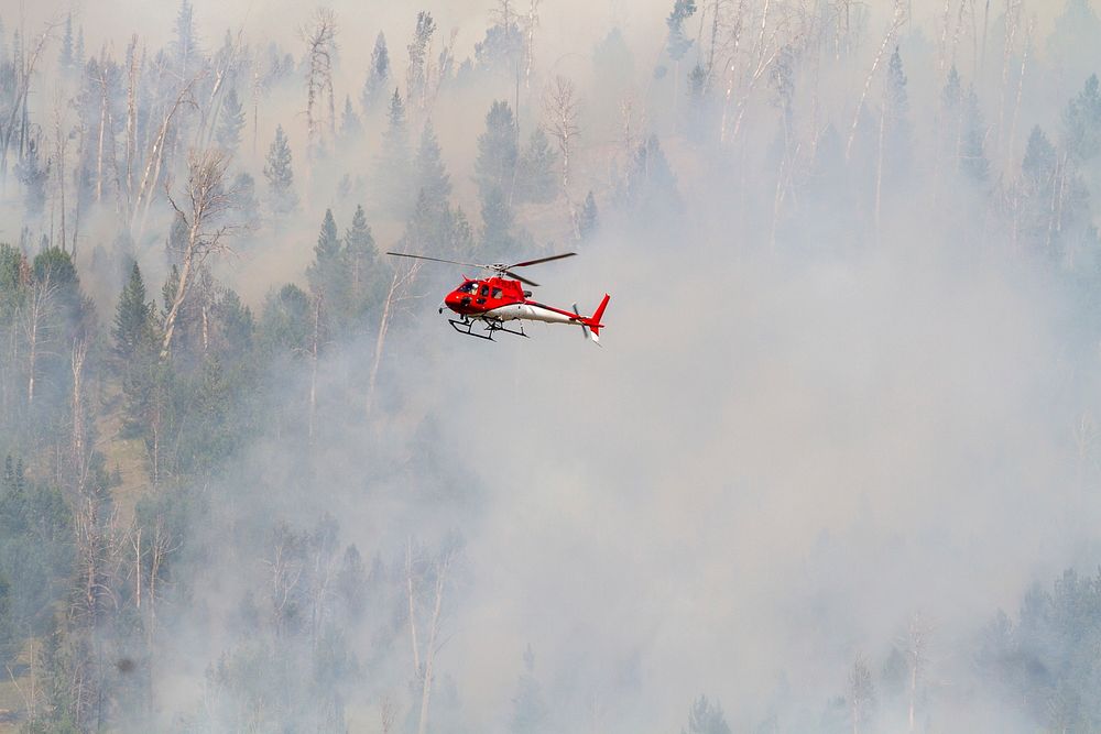 Helicopter support during the Lava Mountain Fire, Shoshone National Forest, Wyoming, July 2016, Martin IMT. (Forest Service…