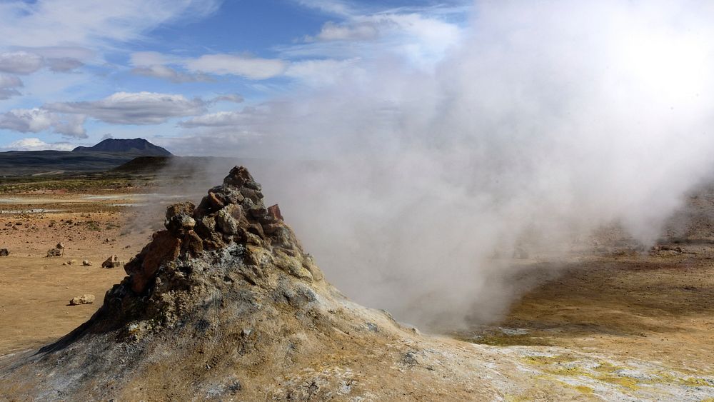 Fumarole at the N&aacute;mafjall Hverir Geothermal Area.