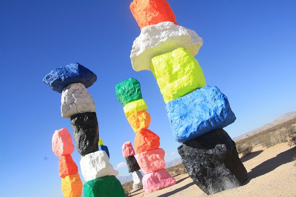 Escultures de colors al desert de Las Vegas.