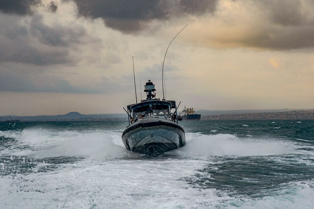 A U.S. Navy tactical patrol boat, assigned to Task Group 68.6 (TG-68.6) at Camp Lemonnier, transits the Gulf of Tadjoura…