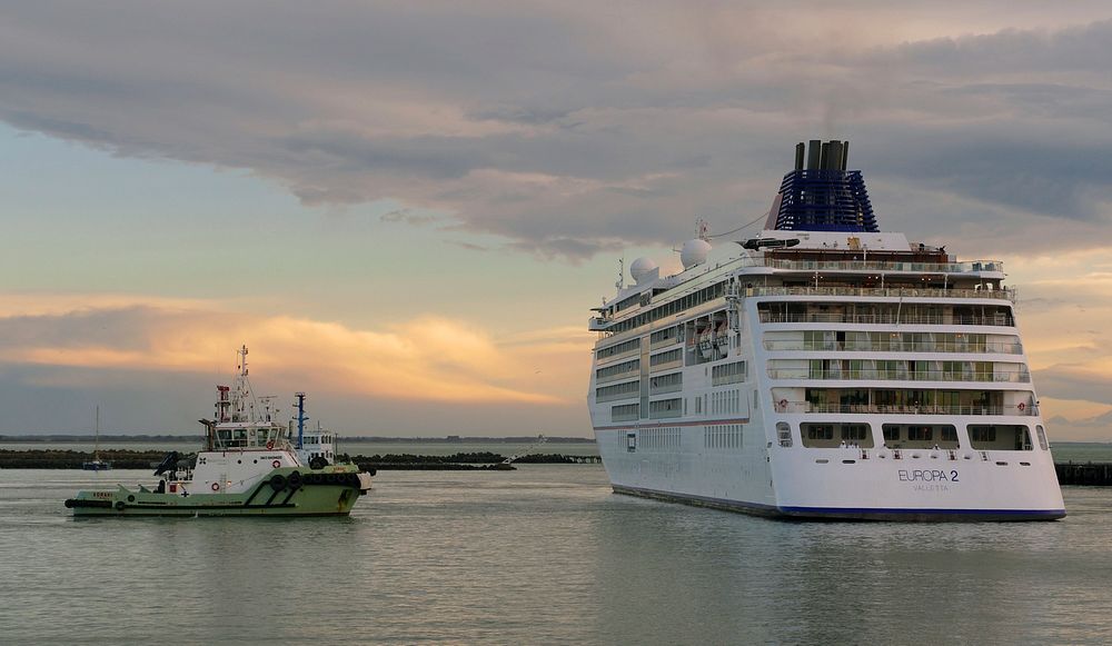 Docking the "Europa 2". Port of Timaru, NZ. MS Europa 2 is a cruise ship operated by Hapag-Lloyd Cruises, a German-based…