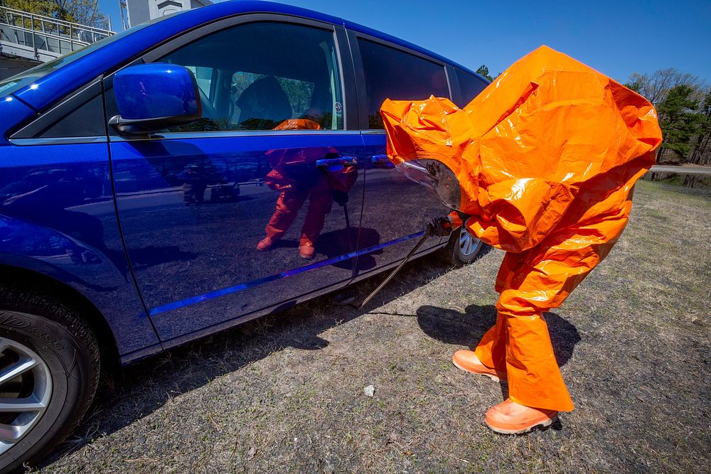 A Survey team member with the 21st Weapons of Mass Destruction-Civil Support Team (WMD-CST), New Jersey National Guard.…