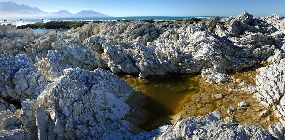 A rugged coastline Kaikoura NZ