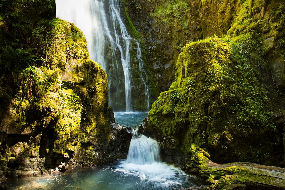 Susan creek falls in Oregon. Free public domain CC0 image.
