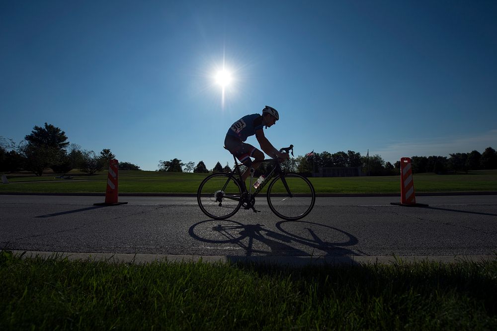 Air Force Tech Sgt. Adam Popp races a bicycle during the 2017 Dept. of Defense Warrior Games in Chicago July 6, 2017.