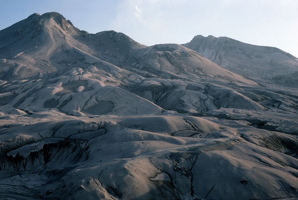 Mt St Helens NVM, ash covered Mt St Helens. Original public domain image from Flickr