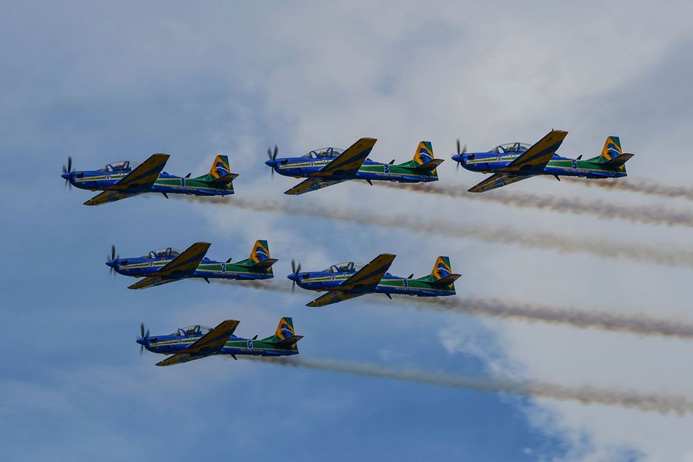 The Brazilian Air Force’s Smoke Squadron participates in F-AIR Colombia 2017 at José María Córdova International Airport in…