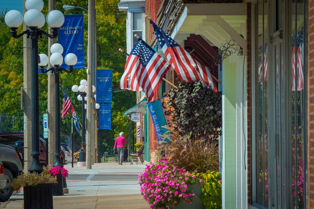 Scenes from the rural town of Aledo, Ill., Sept 15, 2017.USDA Photo by Preston Keres. Original public domain image from…