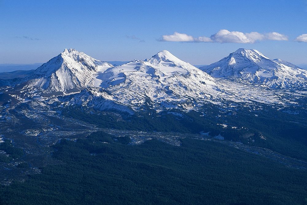 deschutes-national-forest-three-sisters-free-photo-rawpixel