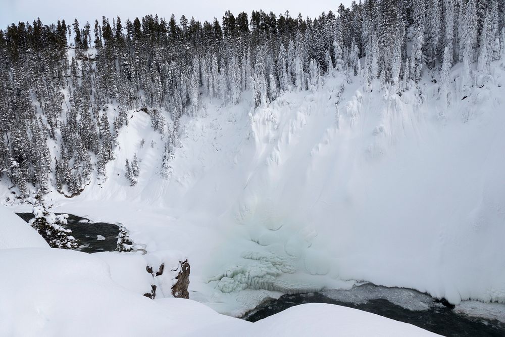 View of river at brink of the Upper Falls of the Yellowstone by Diane Renkin. Original public domain image from Flickr