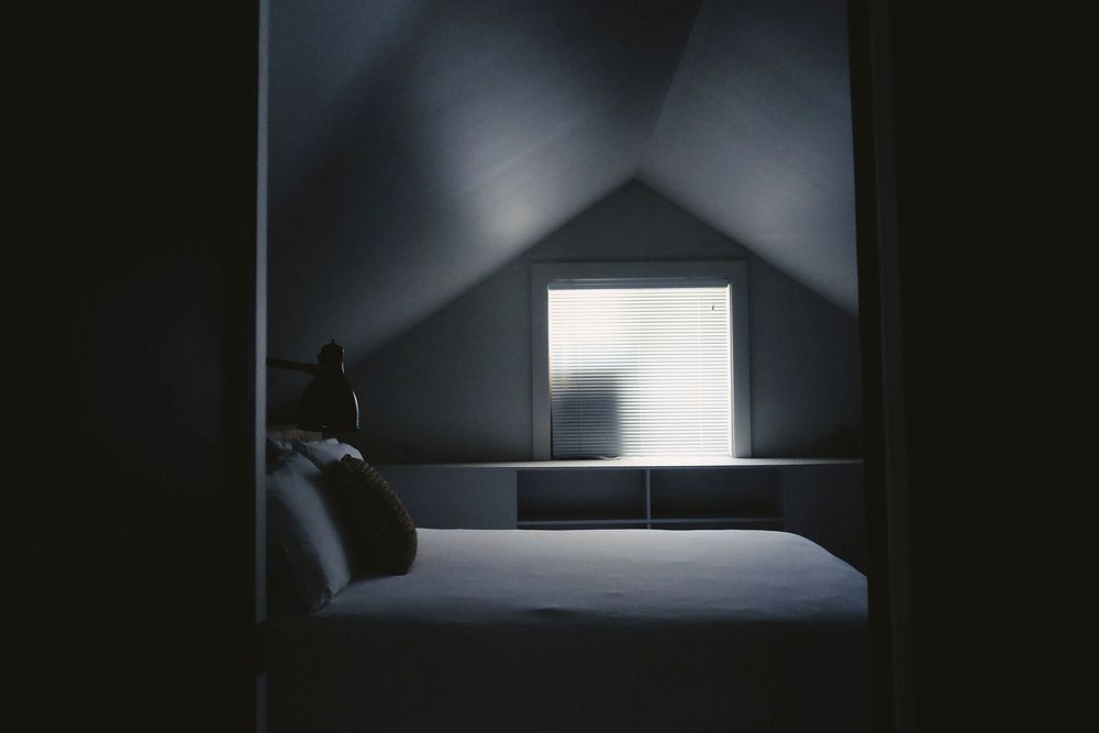 Free bedroom image, public domain CC0 photo.