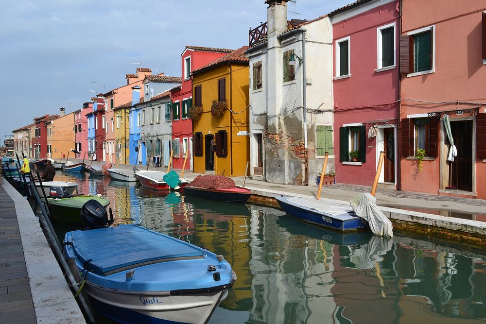 Colorful houses in Burano Italy. Free public domain CC0 photo.