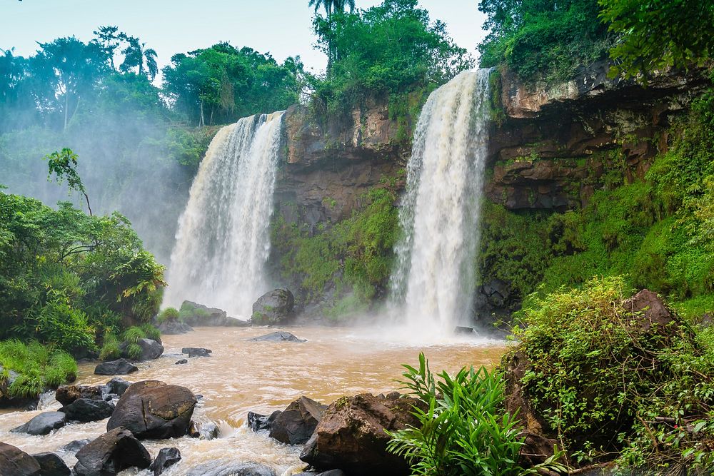 Tropical waterfall Iquazu in Brazil. Free public domain CC0 image.