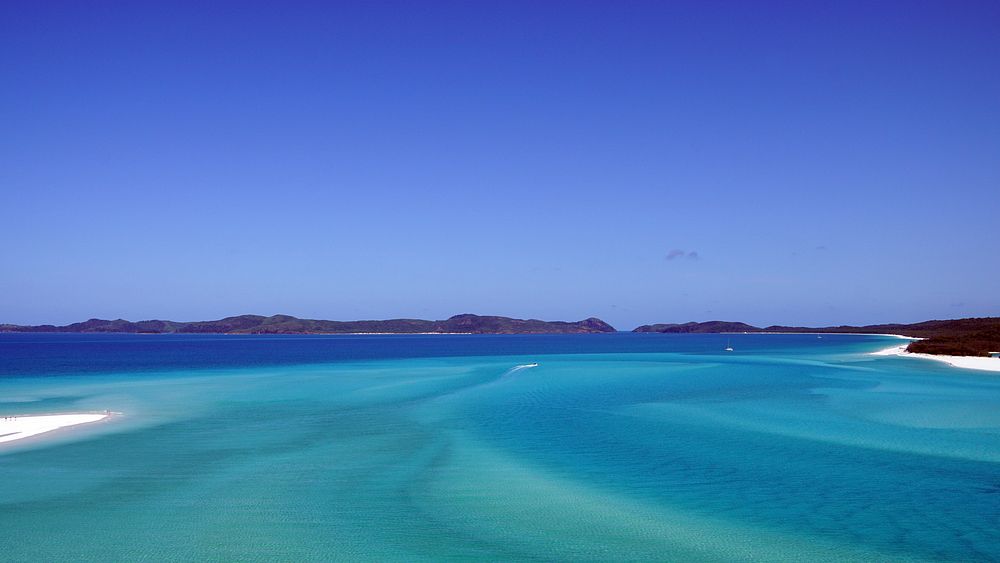 Beautiful beach background. Free public domain CC0 photo. 