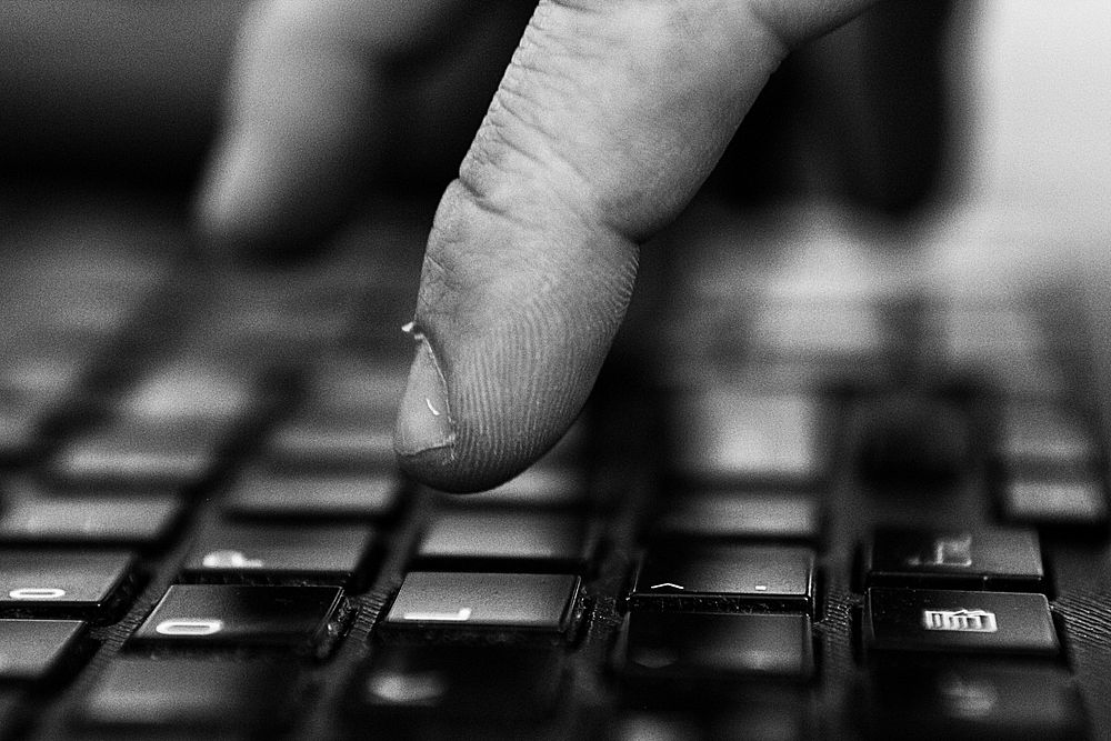 Computer keyboard and programmer. Free public domain CC0 photo.