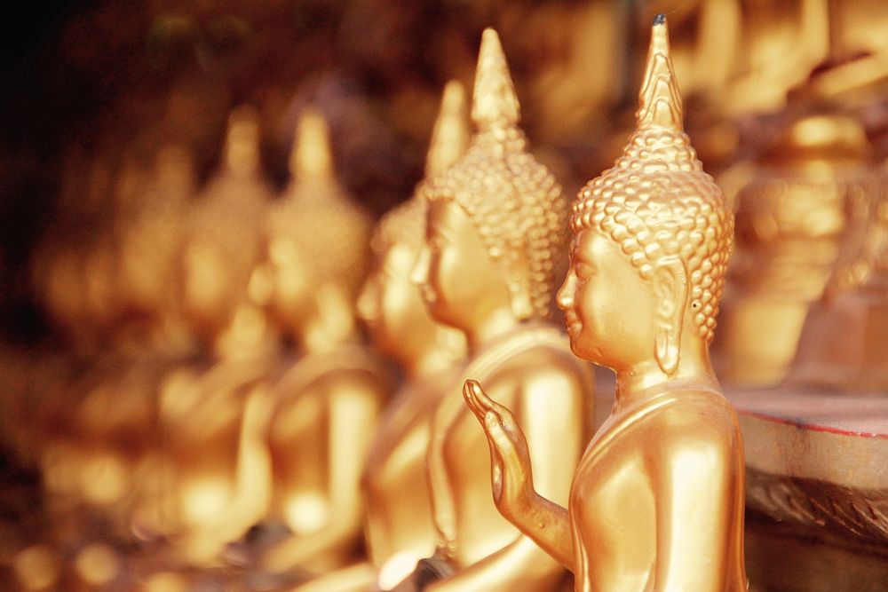 Golden Buddha statue background. Free public domain CC0 image.