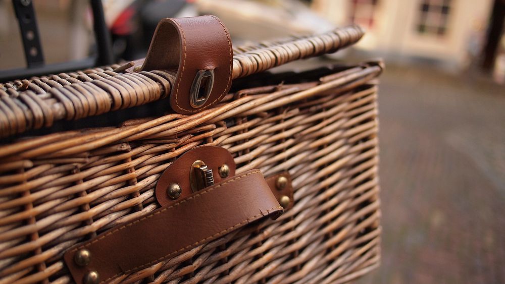 Wicker & storage basket. Free public domain CC0 image