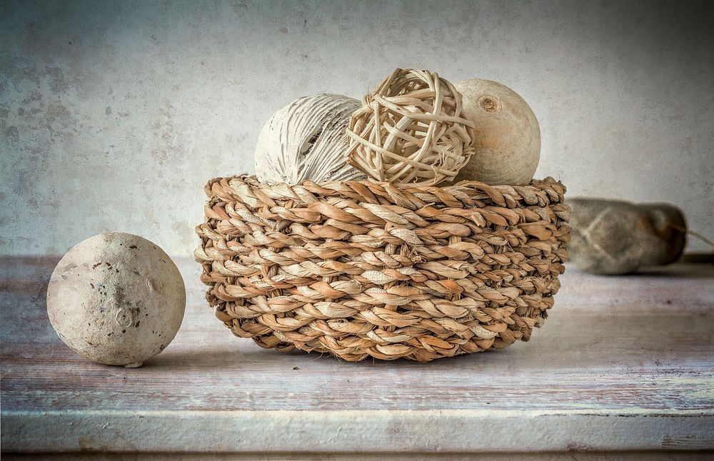 Wicker & storage basket. Free public domain CC0 image