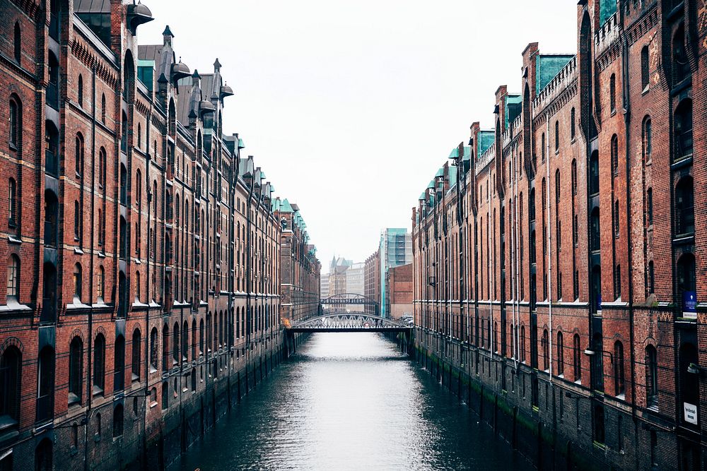 Free Hamburg canal image, public domain CC0 photo.