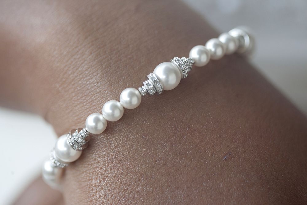 Beautiful and elegant pearl bracelet. Free public domain CC0 photo.