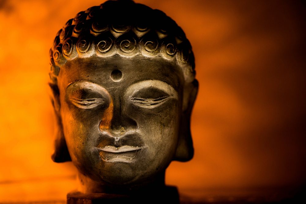 Peaceful Buddha statue background. Free public domain CC0 image.