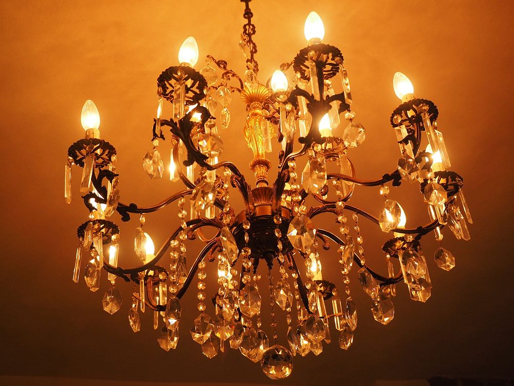 Luxurious chandelier, light on ceiling. Free public domain CC0 photo