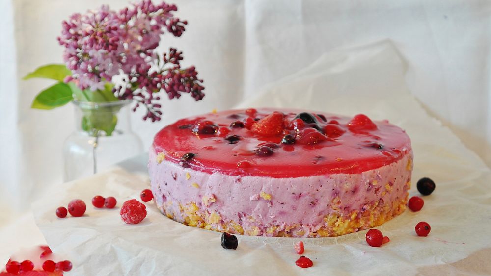 Berry cheesecake. Free public domain CC0 photo.
