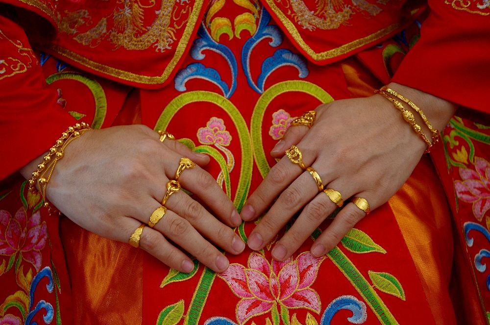 Woman in traditional costume, Free public domain CC0 photo.