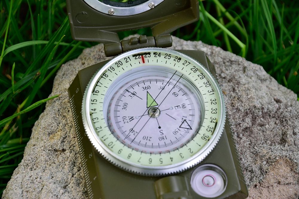 Vintage compass, object. Free public domain CC0 photo.