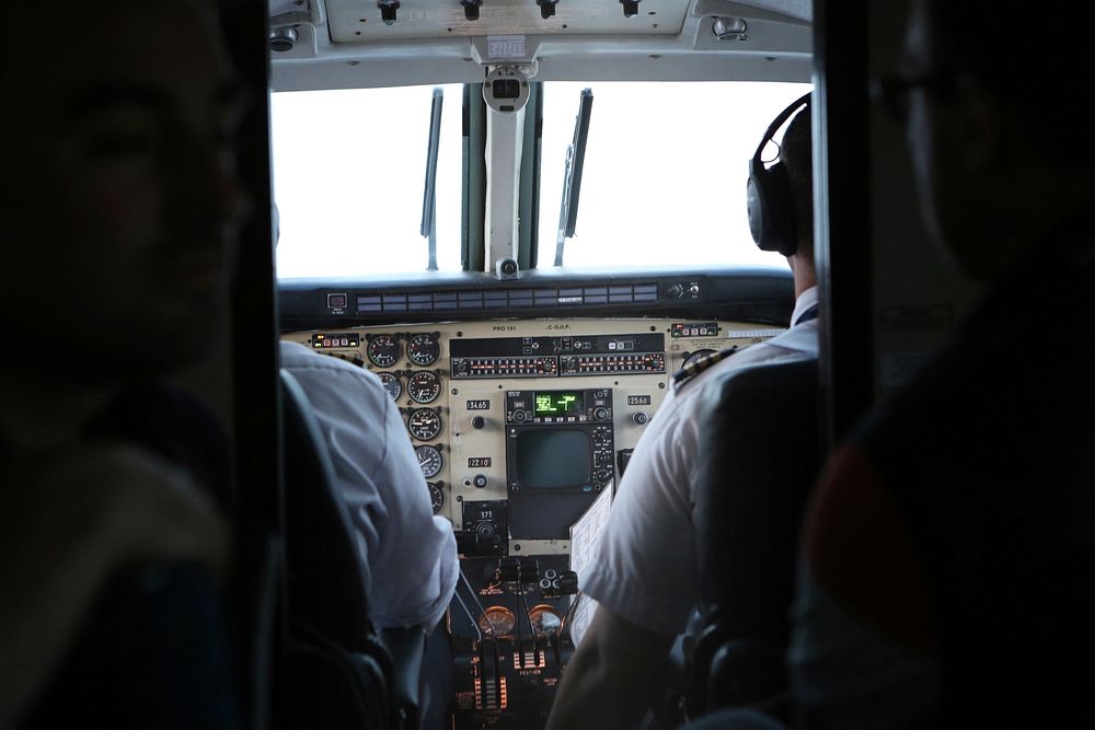 Plane cockpit control room. Free public domain CC0 photo